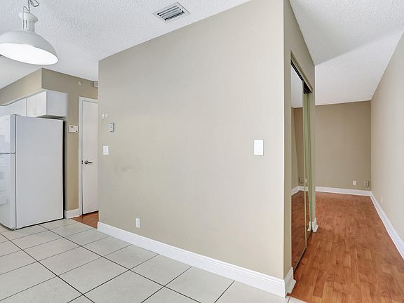 4th image of 2566 Coral Springs Drive #2566