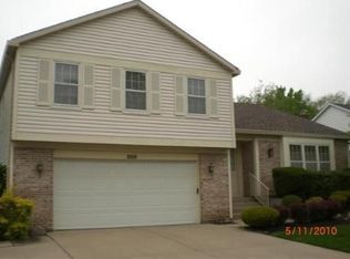 1008 Hilldale Ln, Buffalo Grove, IL 60089