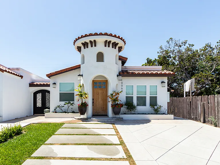 10068 Russell Ave — Photo 16