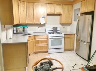 24-25 43rd St #2A, Astoria, NY 11103