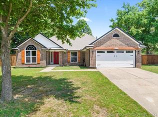 8255 Wright Ave, Broken Arrow, OK 74014