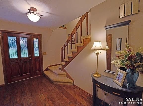 2nd image of 924 Barlow Dr