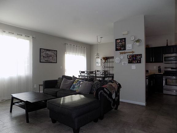 2nd image of 4618 Hilltop Dr #30
