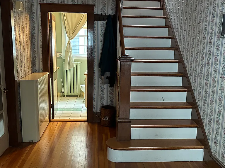 45 Waldemar Ave #2 — Photo 16