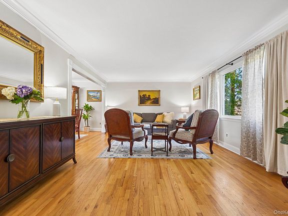 3rd image of 3 Camsanette Court