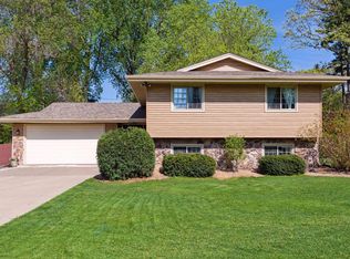 1389 Pike Lake Ct, Saint Paul, MN 55112