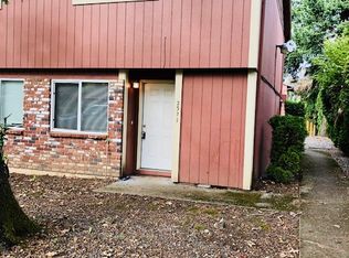 2571 SE Courtney Rd, Portland, OR 97222