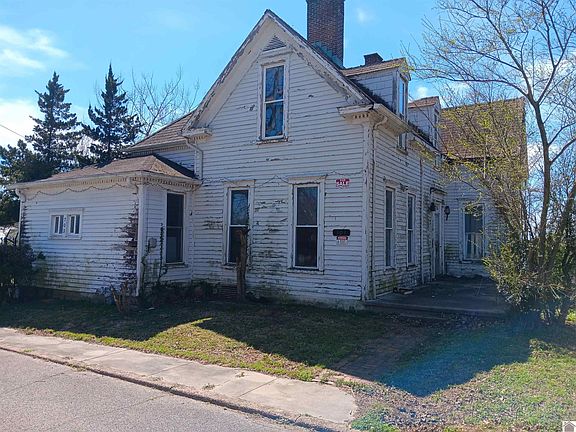 2nd image of 703 Fulton St