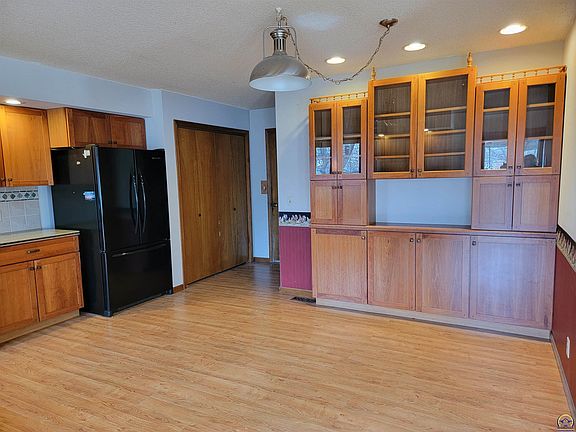 4th image of 2225 Redwood Ave