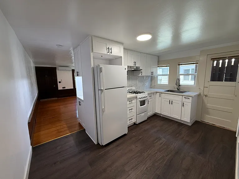 1012 Oak St #A — Photo 6