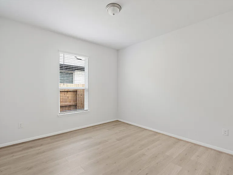 315 Diamondleaf Dr — Photo 17