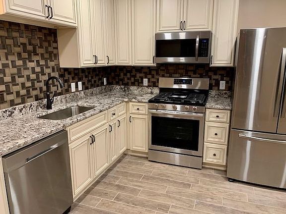 2nd image of 2635 Fremont Ave S
