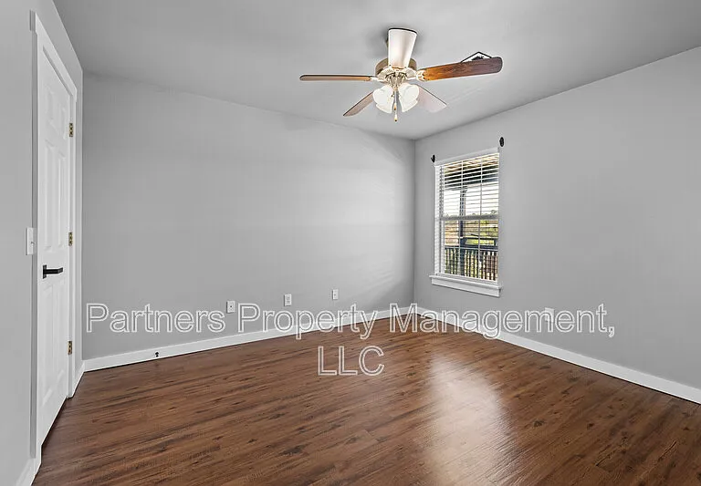 825 N Leverett Ave #2 — Photo 15