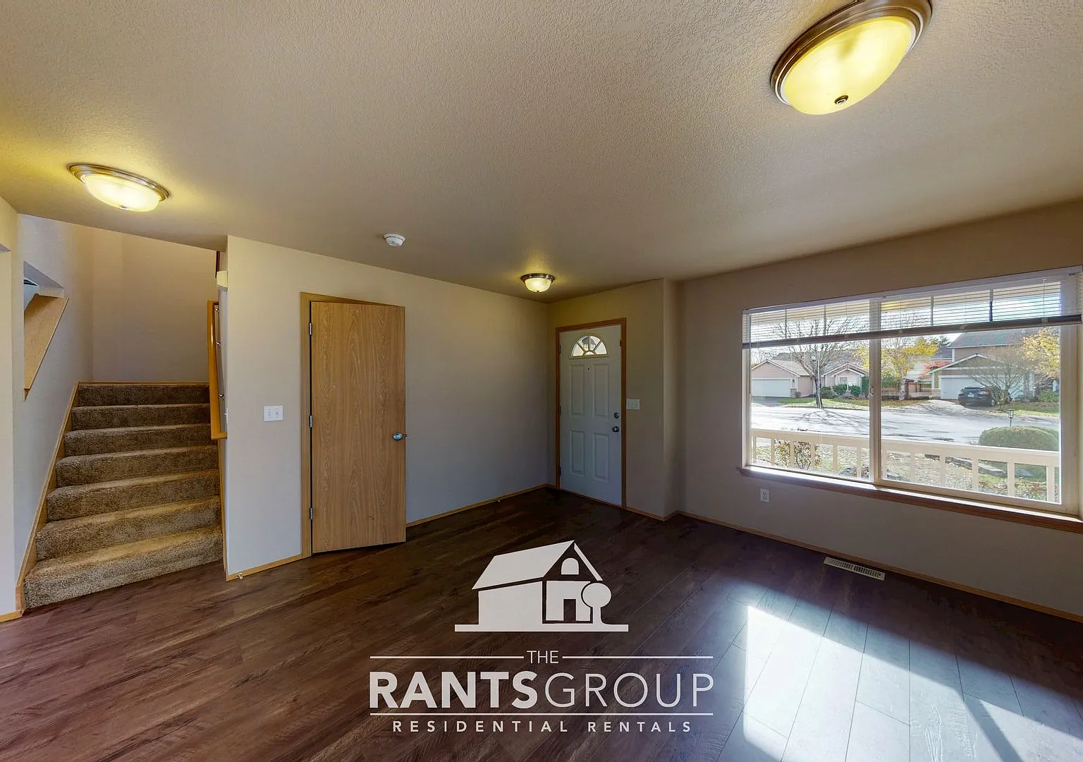 Great Location! Easy JBLM Commute! — Photo 3