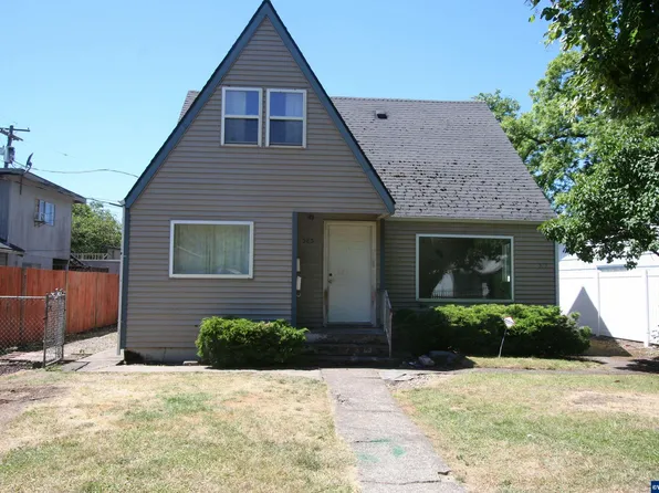 585 18th St SE, Salem, OR 97301