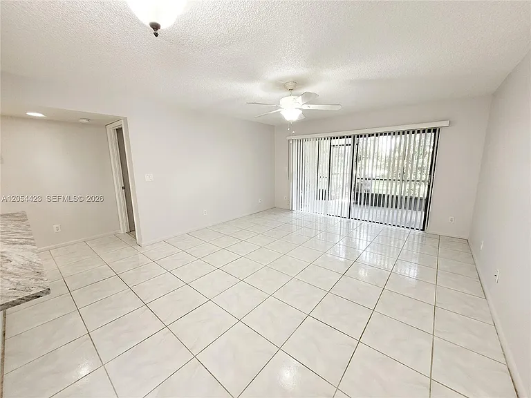 7523 Greenlake Way #C — Photo 13