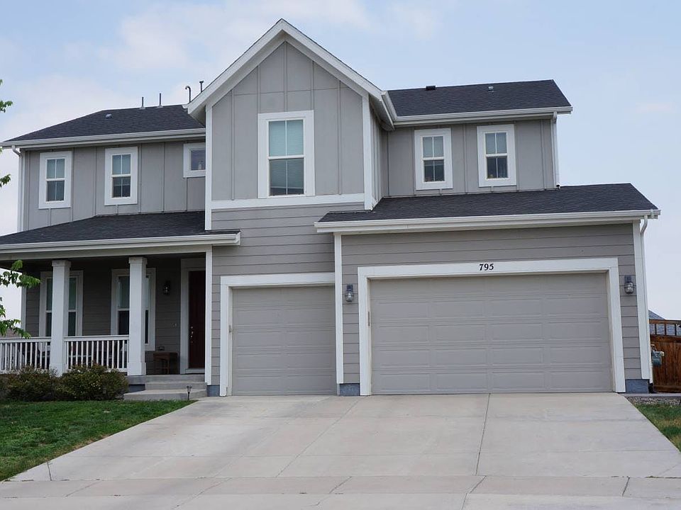 1st image of 795 Lilac Ct