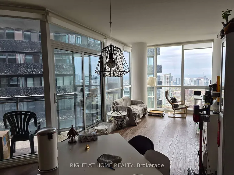 45 Charles St E #4712 — Photo 39