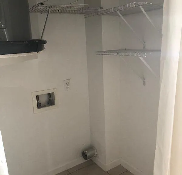 8001 S Lagoon Dr — Photo 3