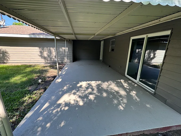 7102 Sharpview Dr — Photo 20