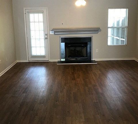5th image of 219 Weston Valley Dr