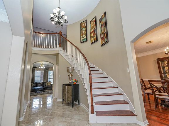 4th image of 3109 W Oaks Blvd