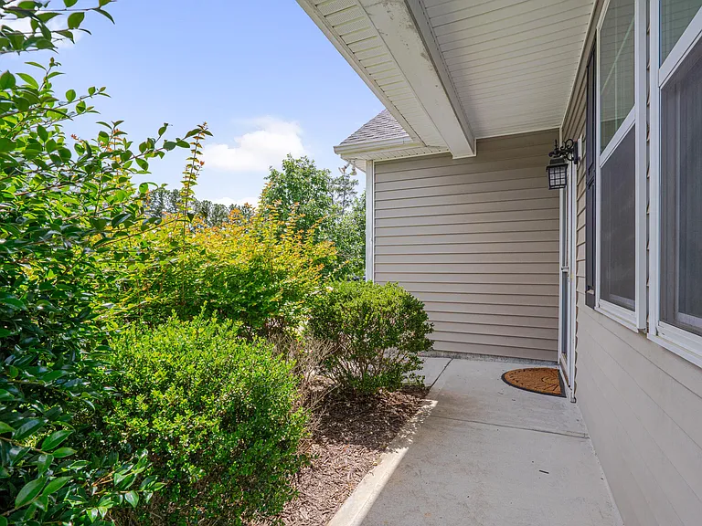 514 Jerome Rd — Photo 3