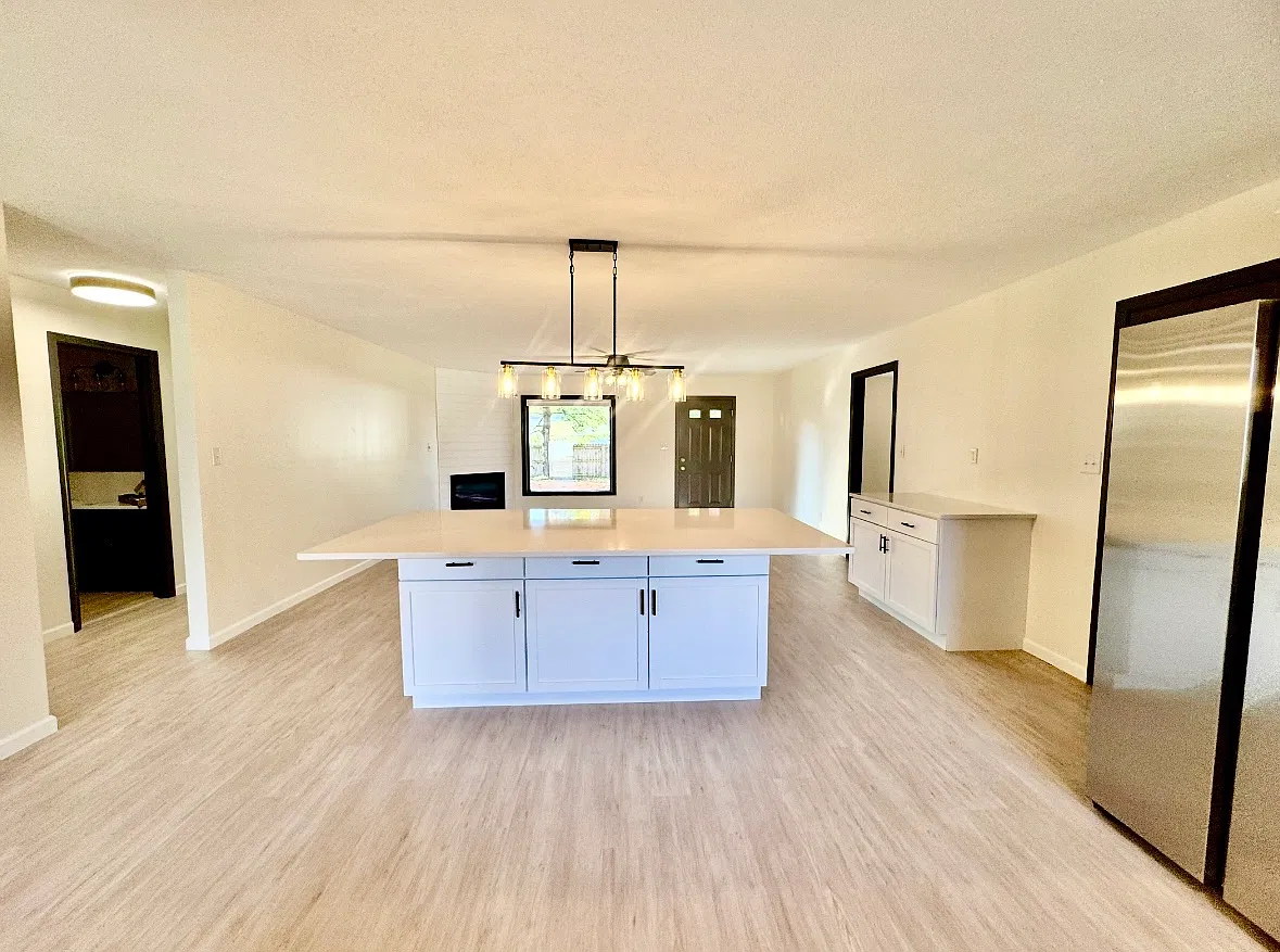 3 bed, 1500 sqft, $2,300 — Photo 3