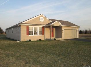9464 Sunrise Ln, Davison, MI 48423