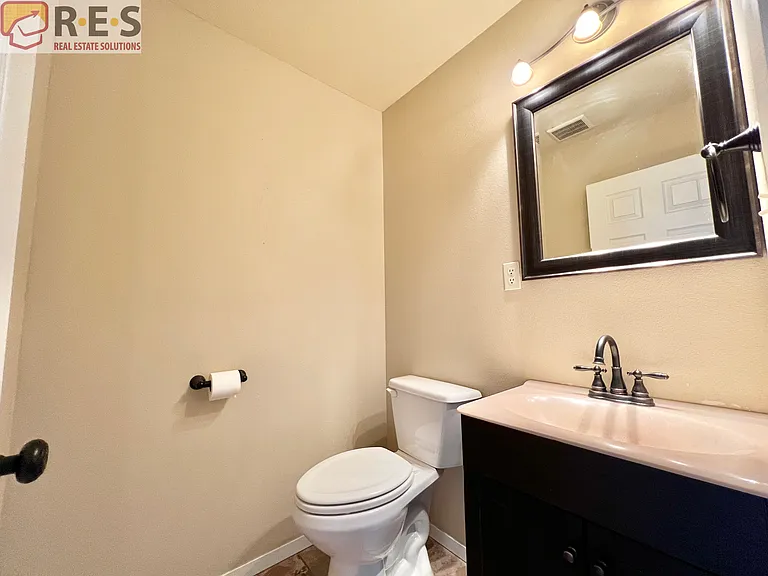 2739 Straus Ln — Photo 14