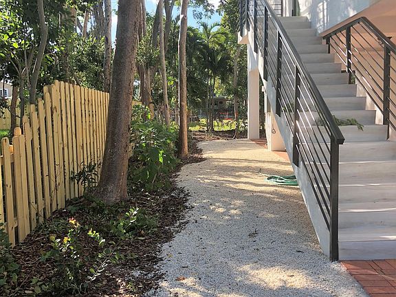 4th image of 669 Colson Dr
