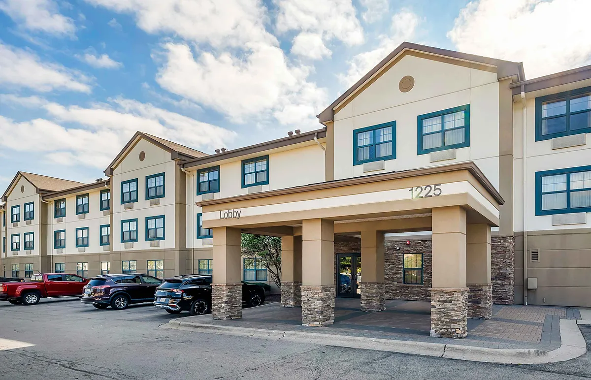 Exterior - Chicago - Romeoville - Bollingbrook