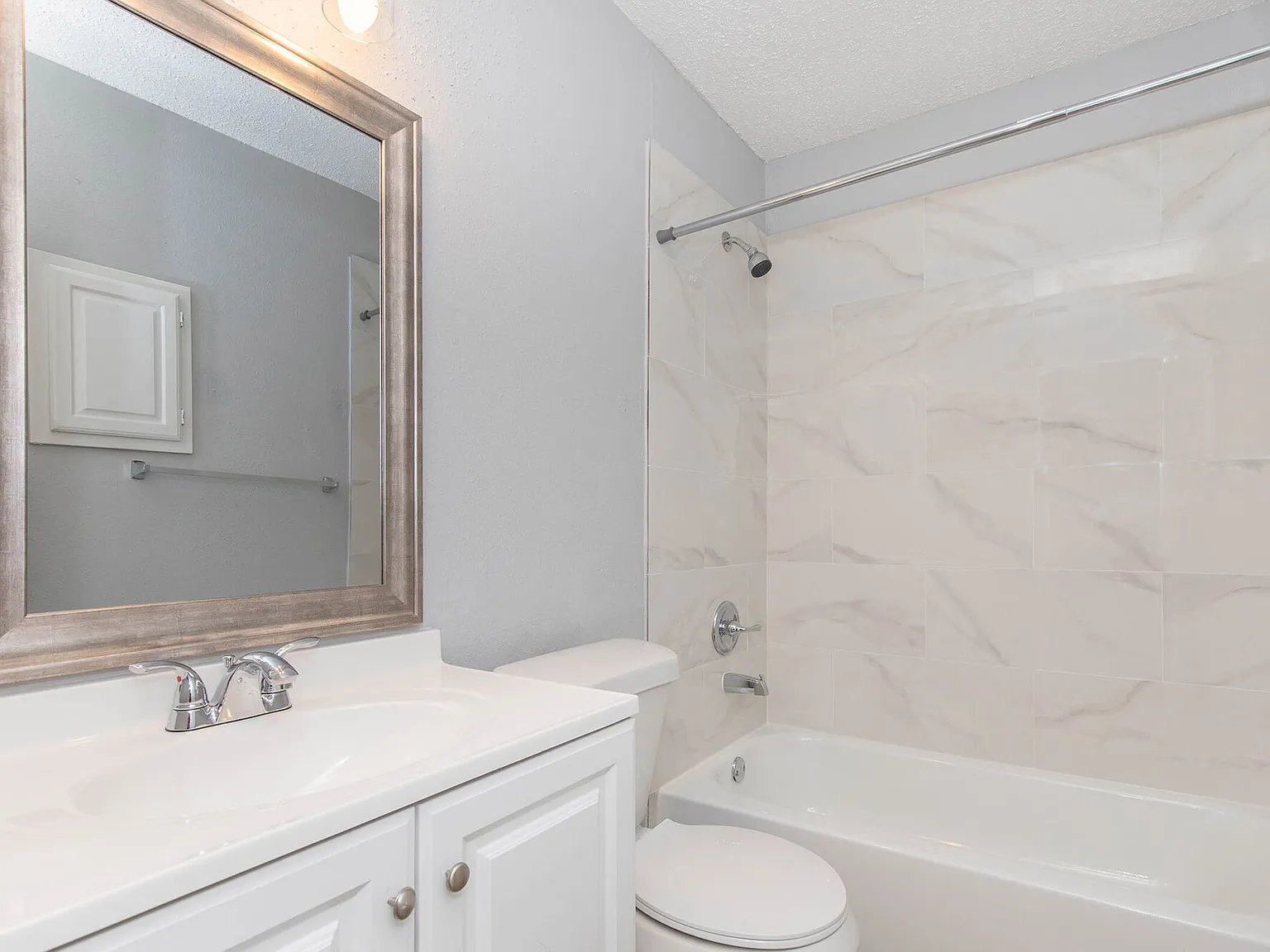 Blakemore Townhomes — Photo 4