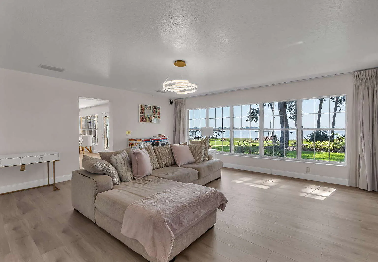 2 bed, 2.0 bath, $2,500 — Photo 2