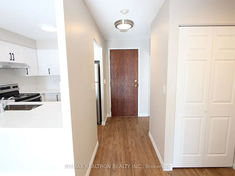 18 Pemberton Ave #Penthouse 01 — Photo 2