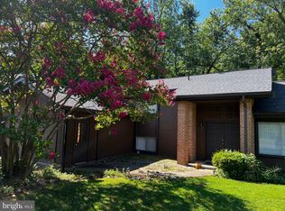 5902 Hall St, Springfield, VA 22152