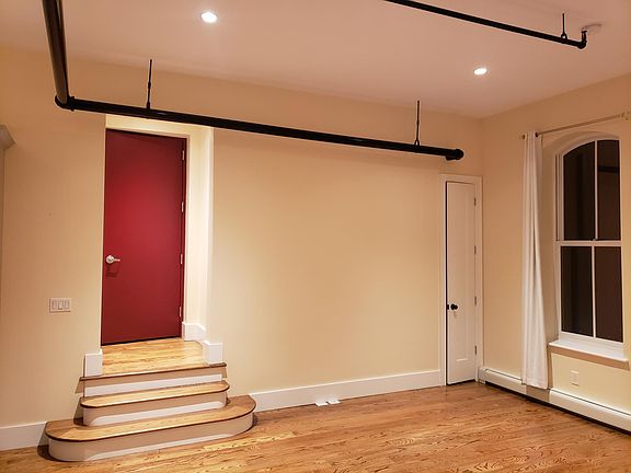 3rd image of 282 Glen St