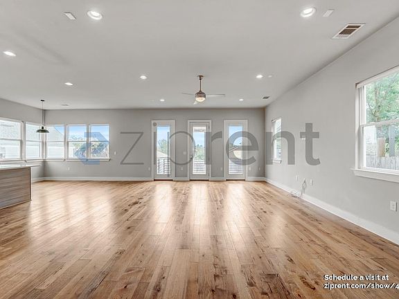 5th image of 6016 Seville Dr