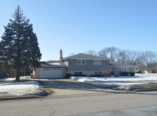 3209 Central Rd, Rolling Meadows, IL 60008