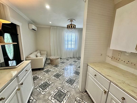 2nd image of 1011 SW 10th Ave