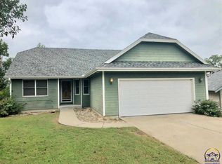 3521 SE Tomahawk Ct, Topeka, KS 66605