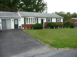 857 Theora Dr, Elizabethtown, PA 17022