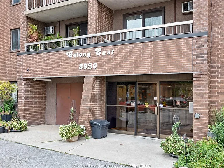 3950 Wyandotte St E #306 — Photo 7