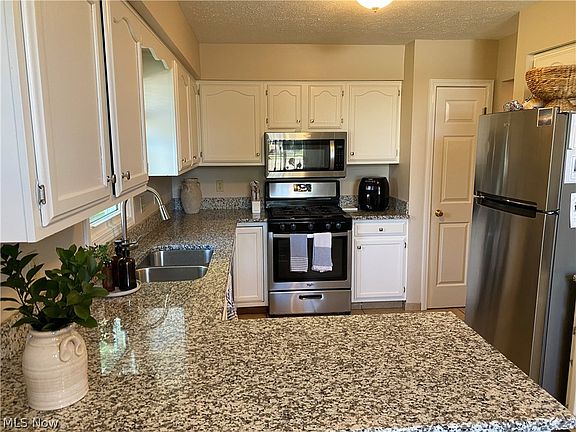 4th image of 10455 Scottsdale Dr #10455
