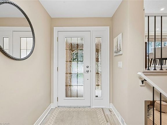 5th image of 39 Rosemount Ave