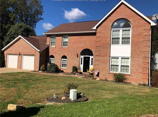 7 Graystone Est, Elkview, WV 25071