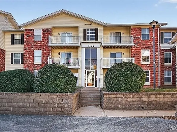 1464 Hawks Nest Dr #H, Saint Charles, MO 63303
