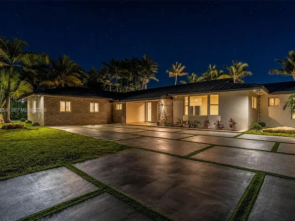 8600 SW 162nd St, Palmetto Bay, FL 33157