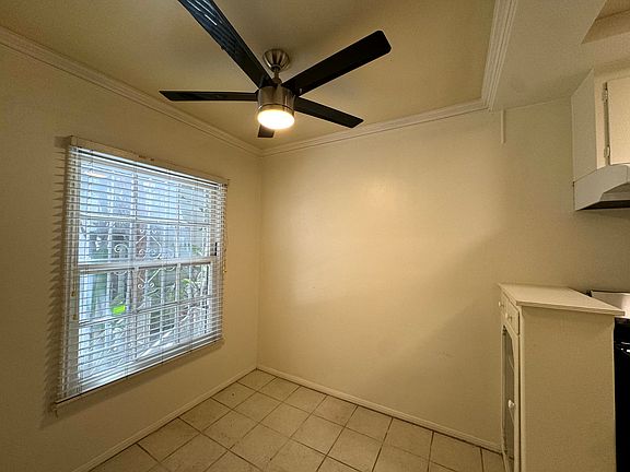 3rd image of 1271 N Crescent Heights Blvd #1271