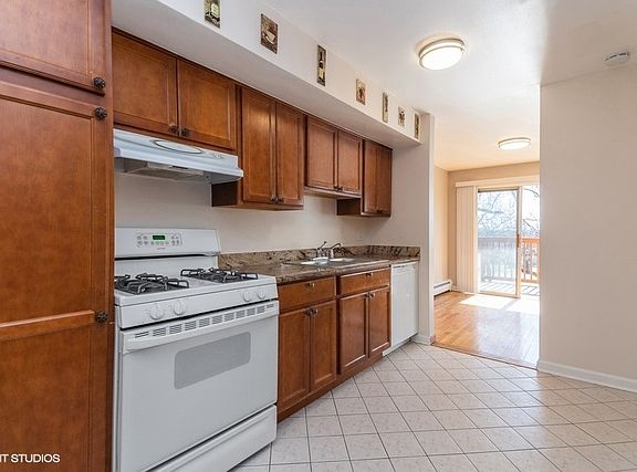 3rd image of 758 Dempster St APT D206